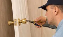 City Locksmith Services Miami, FL 305-894-5980 - 6-Locks-Replace
