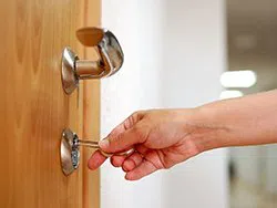 City Locksmith Services Miami, FL 305-894-5980